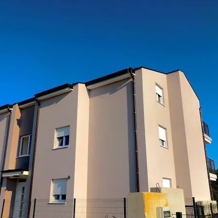 Vergotini With Pool Apartment