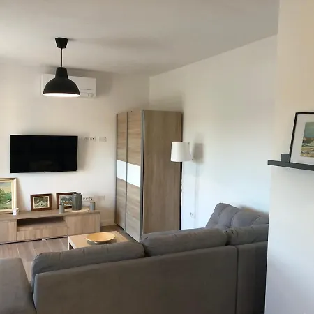 Vergotini With Pool Apartamento