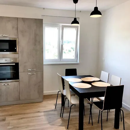 Vergotini With Pool Apartment *